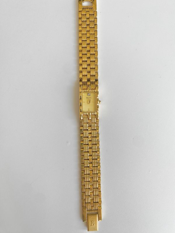 Bulova寶路華長方形金錶 | Beautiful Bulova in Rectangle with Diamanté 