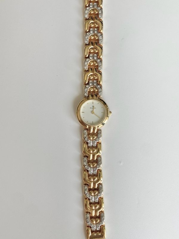 Bulova 寶路華圓盤水鑽錶 