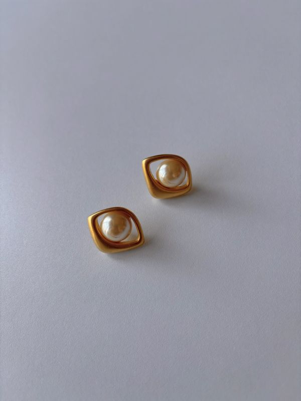 質感鏤空珍珠耳環 