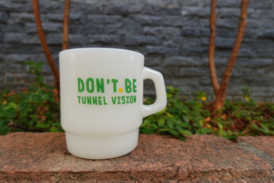 Don't Be Tunnel Vision 奶玻璃杯 