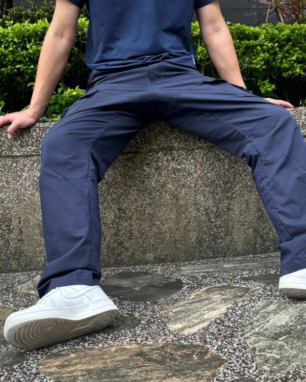 Blue Line STRIKER突擊者戰術勤務褲 戰術勤務褲, Blue Line STRIKER, 耐磨工作褲, 防潑水褲, 警察裝備, 高機動任務, 戶外裝備, 多口袋設計, 舒適行動褲, 執法藍褲