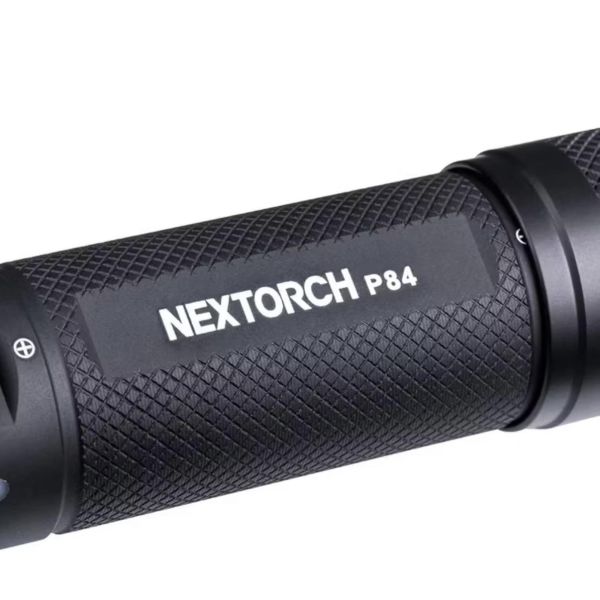 P84 全視野警示勤務手電筒-3700流明 NEXTORCH P81, P81手電筒, 3700流明手電筒, 高亮強光電筒, 戰術手電筒, 勤務手電筒, 執法人員手電筒, 巡邏手電筒, 爆閃手電筒, 戶外照明, IPX7防水手電筒, 21700電池手電筒, NEXTORCH