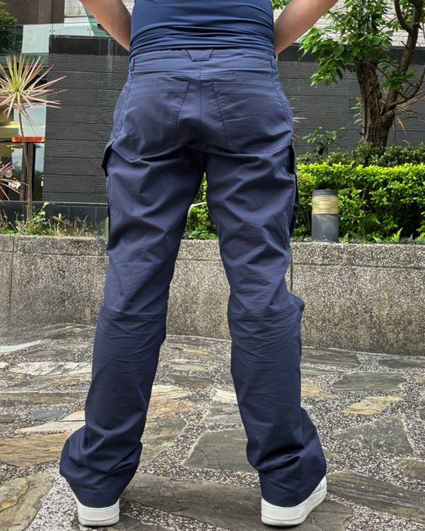 Blue Line STRIKER突擊者戰術勤務褲 戰術勤務褲, Blue Line STRIKER, 耐磨工作褲, 防潑水褲, 警察裝備, 高機動任務, 戶外裝備, 多口袋設計, 舒適行動褲, 執法藍褲