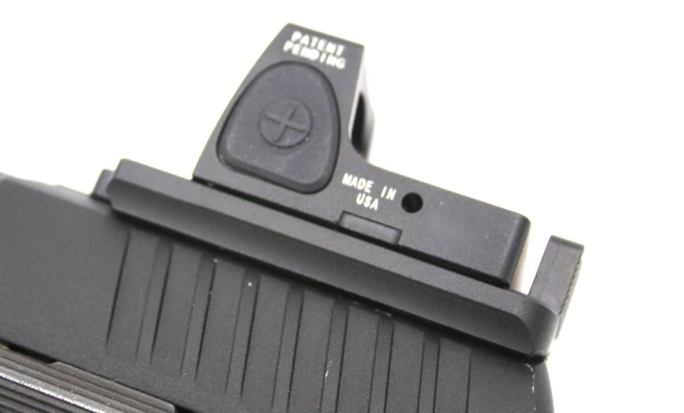 Universal Red Dot Mount w/Sight-PPQ PPQ微型紅點通用安裝座 PPQ M2紅點安裝座、PPQ M2紅點轉接座、PPQ微型紅點通用安裝座、Walther PPQ M2配件、PPQ M2光學瞄具座、PPQ M2內紅點、PPQ M2改裝、免銑切紅點安裝座、手槍紅點轉接座、勤務手槍紅點、勤務配槍改裝、RMR轉接座、RMSc轉接座、Docter轉接座、PPQ備用機械瞄具、PPQ光纖準星、DARA光學瞄具槍套、Universal Red Dot Mount PPQ、PP