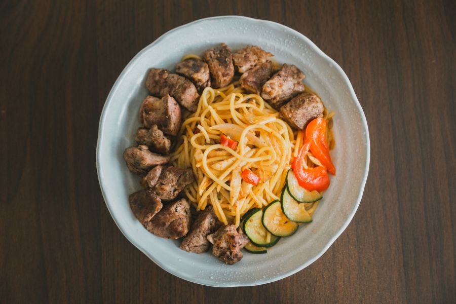招牌青醬骰子牛肉義大利麵 