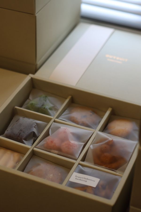 九宮格喜餅禮盒 喜餅 buysuitbakestore buysuit  拜樹頭喜餅 高雄喜餅 喜餅禮盒拜樹頭烘焙商店 喜餅試吃 手工喜餅