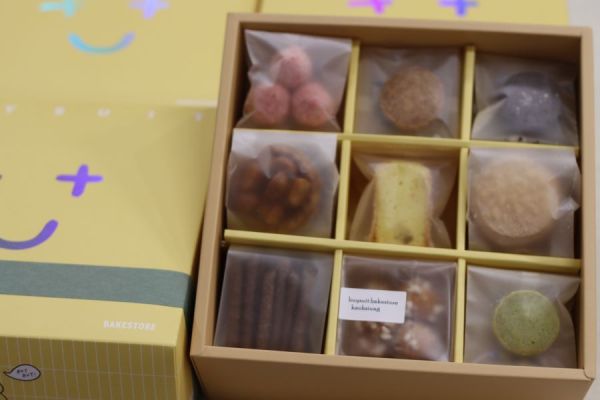 九宮格喜餅禮盒 喜餅 buysuitbakestore buysuit  拜樹頭喜餅 高雄喜餅 喜餅禮盒拜樹頭烘焙商店 喜餅試吃 手工喜餅