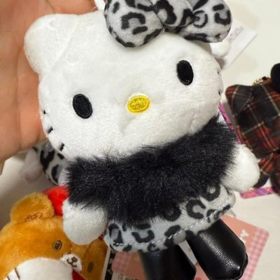 日本正版 日本三麗鷗 限量款 曬黑款 KITTY 拉鍊包掛飾 收納包 黑臉系列 澀谷辣妹KT 愛心扣環 長腿凱蒂貓 玩偶吊飾 日本正版 日本三麗鷗 限量款 曬黑款 KITTY 拉鍊包掛飾 收納包 黑臉系列 澀谷辣妹KT 愛心扣環 長腿凱蒂貓 玩偶吊飾