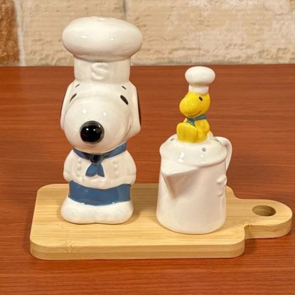 日本正版 史努比 snoopy 調味罐 調味罐套組 附底座 胡椒罐 鹽罐 套組 糊塗坦克 廚師史努比 日本正版 史努比 snoopy 調味罐 調味罐套組 附底座 胡椒罐 鹽罐 套組 糊塗坦克 廚師史努比