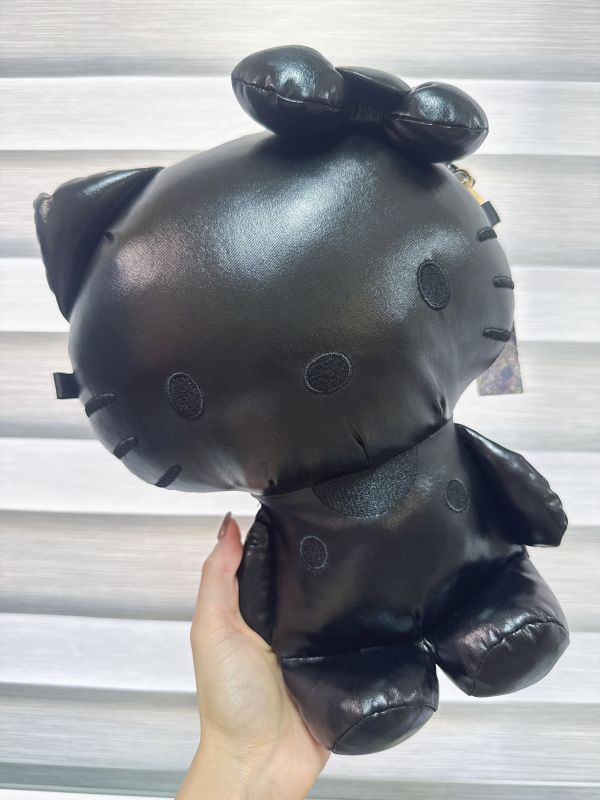 日本正版 三麗鷗 Sanrio 皮革kitty斜背包 KITTY造型包 金鍊條斜背包 KITTY 斜背拉鍊包 30cm 現貨 日本正版 三麗鷗 Sanrio 皮革kitty斜背包 KITTY造型包 金鍊條斜背包 KITTY 斜背拉鍊包 30cm