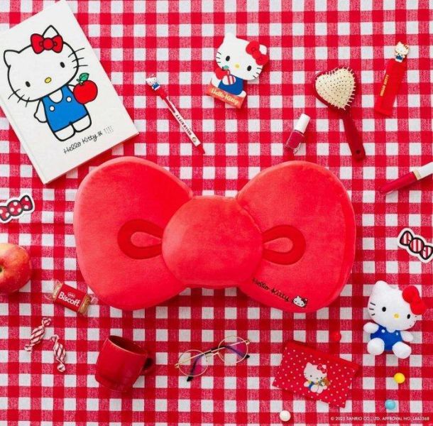 日本三麗鷗 限量款 KITTY 抱枕 數量限定款 KITTY蝴蝶結 抱枕靠枕 24X42X8cm 居家抱枕 Q彈靠枕 日本三麗鷗 限量款 KITTY 抱枕 數量限定款 KITTY蝴蝶結 抱枕靠枕 24X42X8cm 居家抱枕 Q彈靠枕