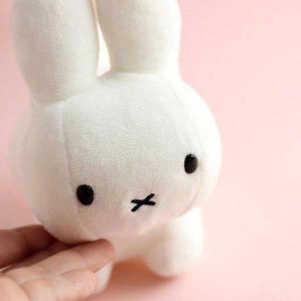 日本限定 米飛兔 MIFFY miffy 米菲趴趴兔絨毛擺飾 米飛兔玩偶 米飛兔S號 15×8×6cm 日本限定 米飛兔 MIFFY miffy 米菲趴趴兔絨毛擺飾 米飛兔玩偶 米飛兔S號 15×8×6cm