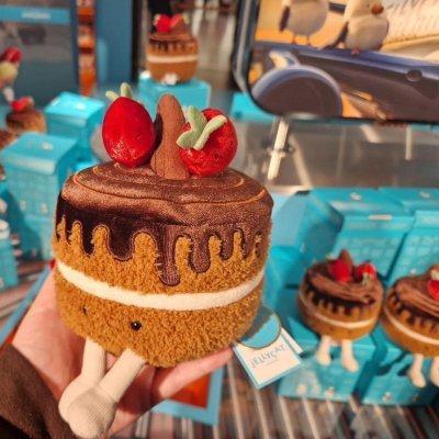 限量款 英國限定 新春系列 jelly cat 巧克力蛋糕+藍色禮盒套組 精緻禮盒組 限量款 英國限定 新春系列 jelly cat 巧克力蛋糕+藍色禮盒套組 精緻禮盒組