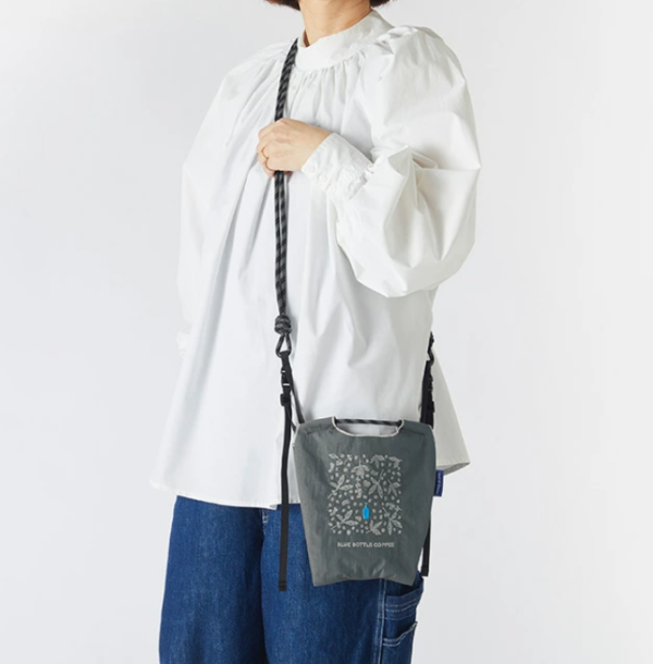 日本限定 鎌倉限定藍瓶x Ball&Chain 聯名推出手提袋  地區限定刺繡手提袋 鐮倉繡球花設計限定款 日本限定 鎌倉限定藍瓶x Ball&Chain 聯名推出手提袋  地區限定刺繡手提袋 鐮倉繡球花設計限定款