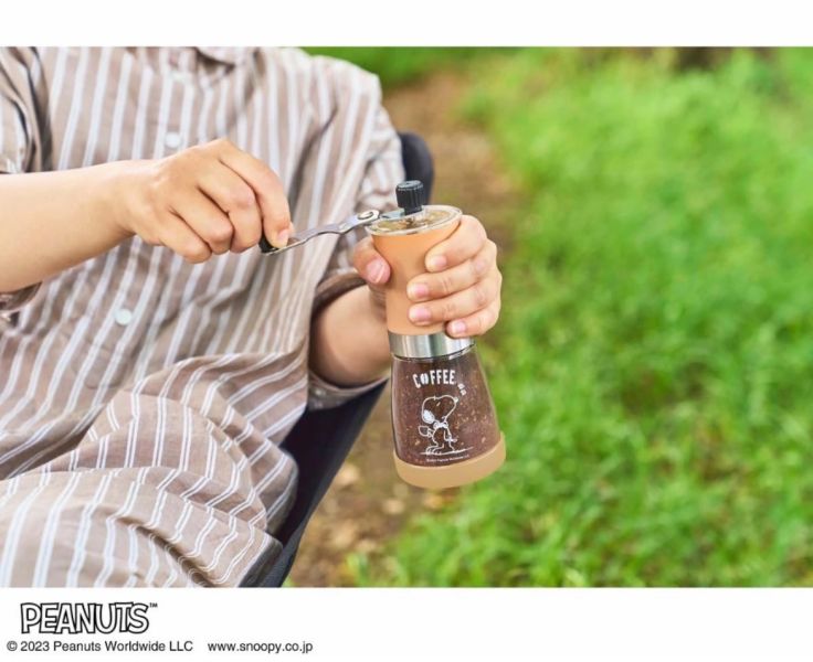 日本限定 史努比咖啡豆手動磨豆機 收納盒 套組 咖啡磨豆機 史努比收納盒 限量品 露營 外出 必備品 日本限定 史努比咖啡豆手動磨豆機 收納盒 套組 咖啡磨豆機 史努比收納盒 限量品 露營 磨豆機 咖啡魔豆