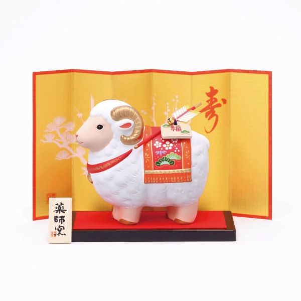日本限定日本限定 2027 羊年擺飾 藥師窯 錦彩招福羊 寶船招福羊 開運羊 七福神 新年裝飾 日本 新年擺飾 日本限定 2027 藥師窯 新年擺飾 羊年擺飾 熊手小羊 12生肖富士山 開運擺飾 新年裝飾 達摩小羊 羊年限定 擺飾 羊年行大運 日本