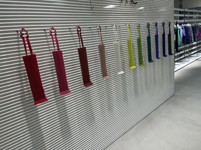 日本 三宅 ISSEY MIYAKE 三宅一生 ME系列 素面摺疊樹幹包 伸縮樹幹包 樹幹包 大樹幹包 樹枝包 ISSEY MIYAKE 三宅一生 ME系列 素面摺疊樹幹包 日本 三宅 ISSEY MIYAKE 三宅一生 ME系列 素面摺疊樹幹包 伸縮樹幹包 樹幹包 大樹幹包 樹枝包