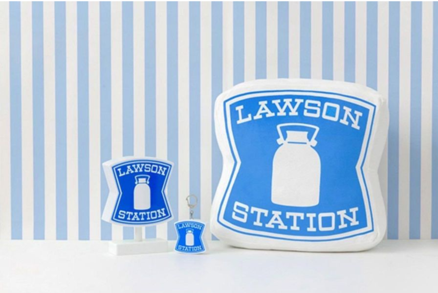 日本限定 Lawson限定週邊 經典Lawson 日本羅森 造型抱枕 枕頭 亮光吊飾 發光掛飾 造型燈 擺飾 裝飾 日本限定 Lawson限定週邊 經典Lawson 日本羅森 造型抱枕 枕頭 亮光吊飾 發光掛飾 造型燈 擺飾 裝飾