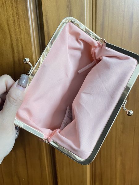 日本期間限定 日本迪士尼聯名 小熊維尼大口金包 刺繡維尼立體花口金包 口金包 收納包 口金收納包 現貨 日本期間限定 日本迪士尼聯名 小熊維尼大口金包 刺繡維尼立體花口金包 口金包 收納包 口金收納包 維尼 日本維尼