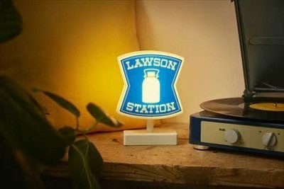日本限定 Lawson限定週邊 經典Lawson 日本羅森 造型抱枕 枕頭 亮光吊飾 發光掛飾 造型燈 擺飾 裝飾 日本限定 Lawson限定週邊 經典Lawson 日本羅森 造型抱枕 枕頭 亮光吊飾 發光掛飾 造型燈 擺飾 裝飾