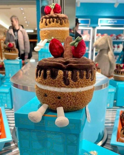 限量款 英國限定 新春系列 jelly cat 巧克力蛋糕+藍色禮盒套組 精緻禮盒組 限量款 英國限定 新春系列 jelly cat 巧克力蛋糕+藍色禮盒套組 精緻禮盒組