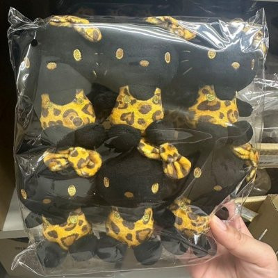 日本正版 日本三麗鷗 限量款 曬黑款 KITTY 拉鍊包掛飾 收納包 黑臉系列 澀谷辣妹KT 愛心扣環 長腿凱蒂貓 玩偶吊飾 日本正版 日本三麗鷗 限量款 曬黑款 KITTY 拉鍊包掛飾 收納包 黑臉系列 澀谷辣妹KT 愛心扣環 長腿凱蒂貓 玩偶吊飾