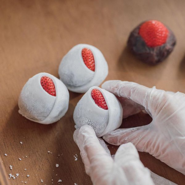 ※公館自取 ※   雪の娘・草莓大福禮盒(8入) 人氣伴手禮,日式點心,甜點,禮盒,過年禮盒,小判餅,草莓大福,中秋禮盒,必買伴手禮,2024人氣伴手禮,日式傳統燒菓子