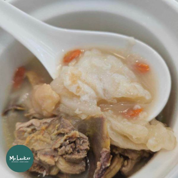 『傻雞』花膠玉米鮮雞湯 