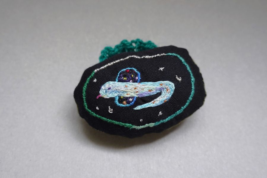 小蛇的夜晚 / 小風景刺繡別針 