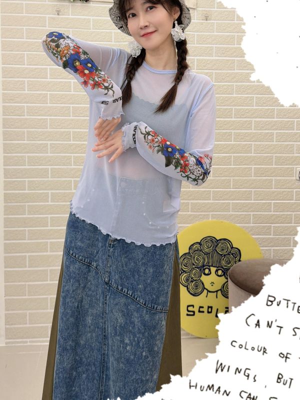貓咪花卉薄透內搭上衣 