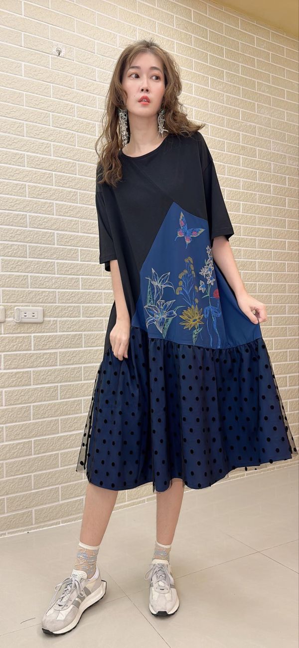 刺繡拼接點點紗洋 