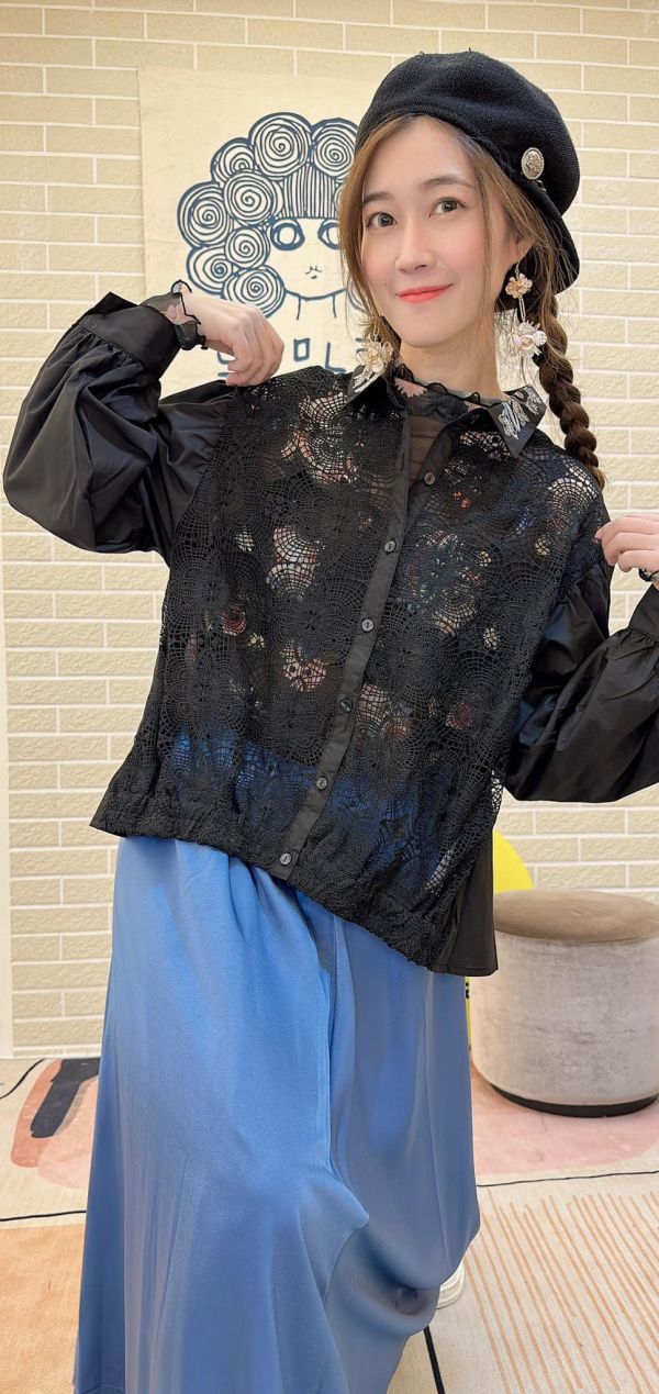 燒花蕾絲襯衫 