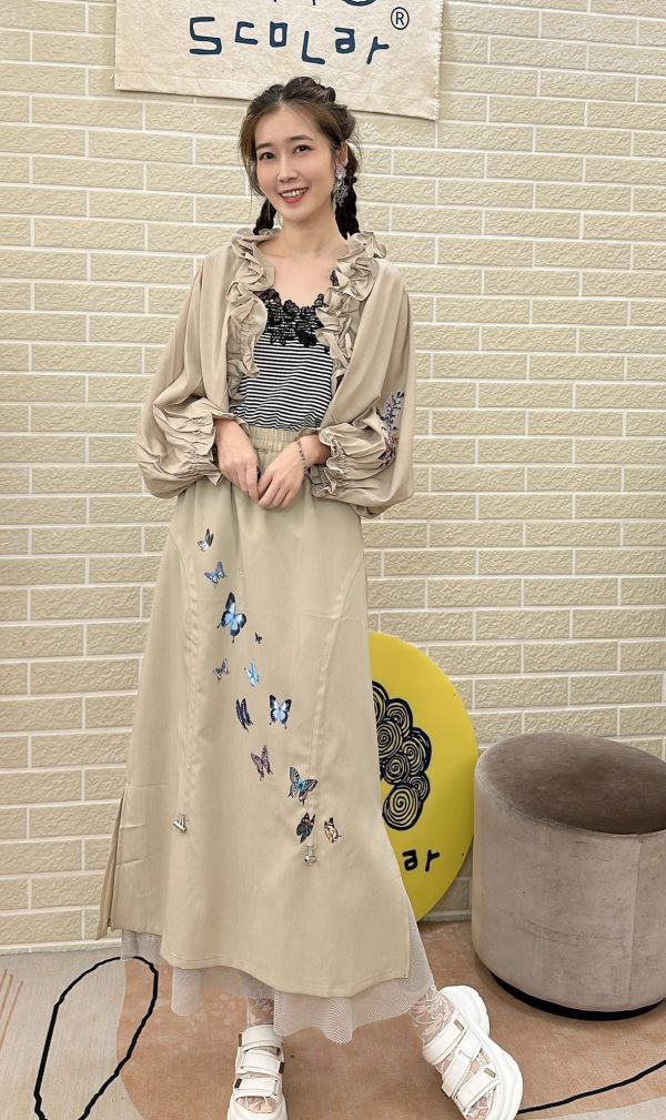 240波波滾邊外套 