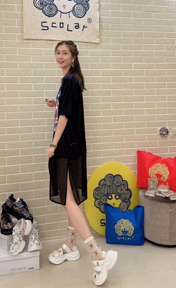 V蕾絲洋裝 