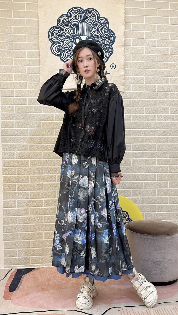 燒花蕾絲襯衫 