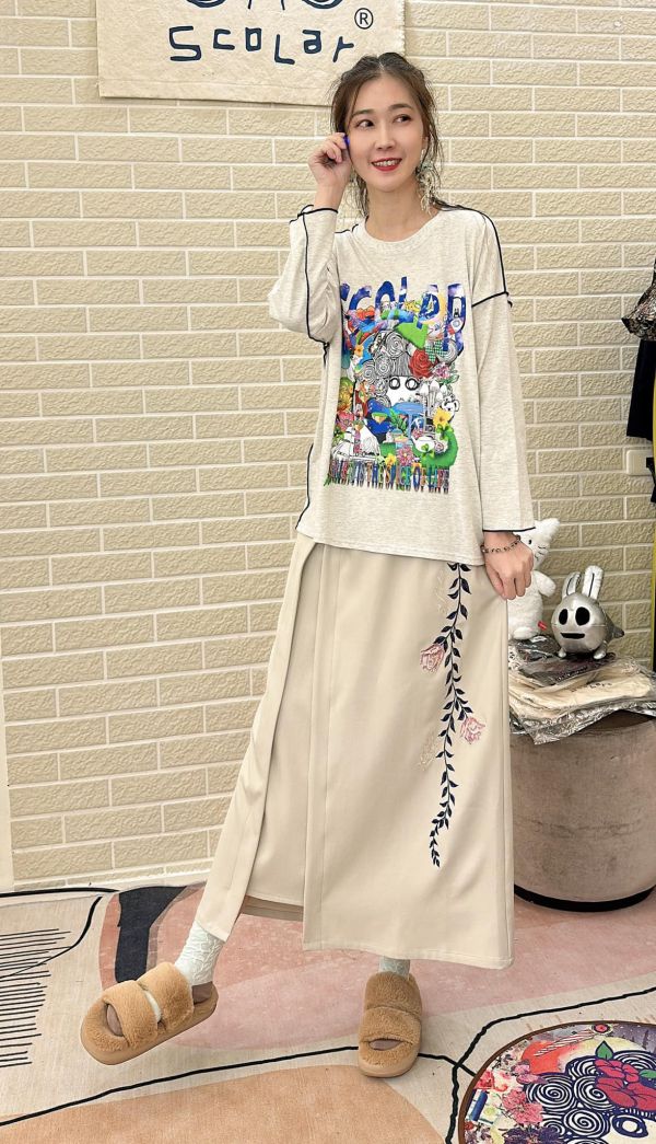 藤蔓花卉裙 
