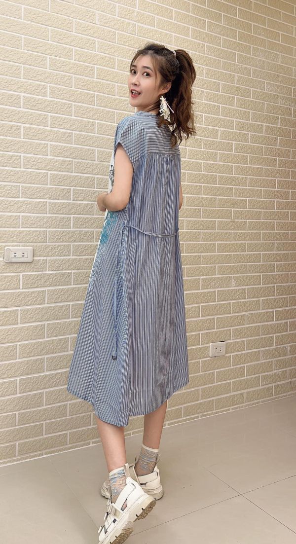 拼接刺繡洋裝 