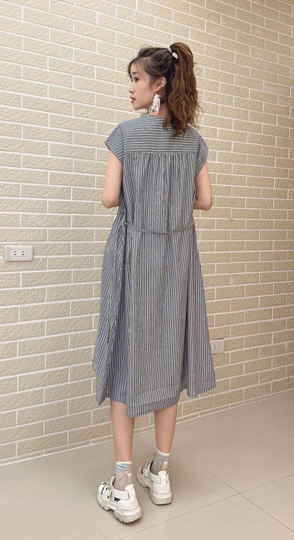 拼接刺繡洋裝 