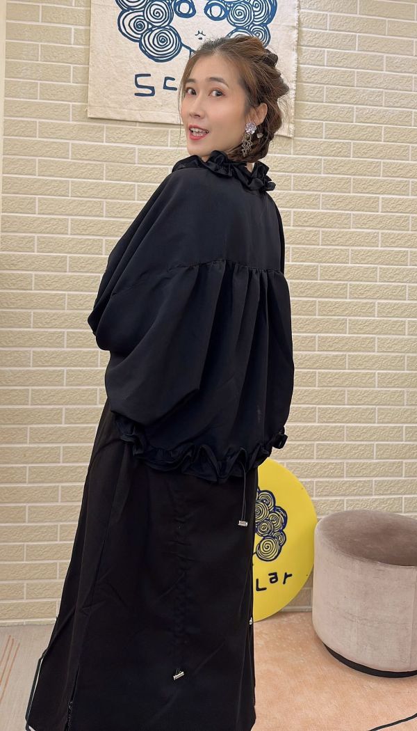 240波波滾邊外套 
