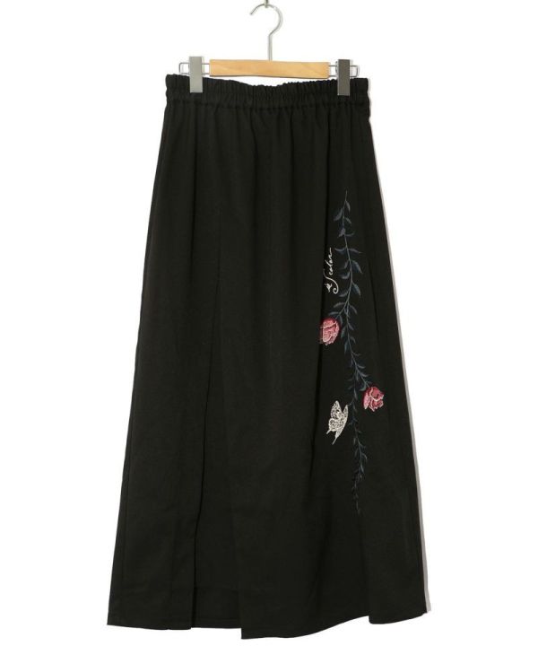 藤蔓花卉裙 