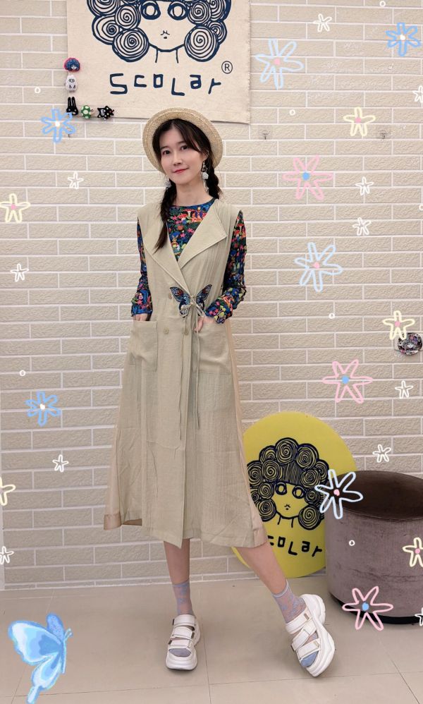 蝴蝶刺繡長版外罩背心 