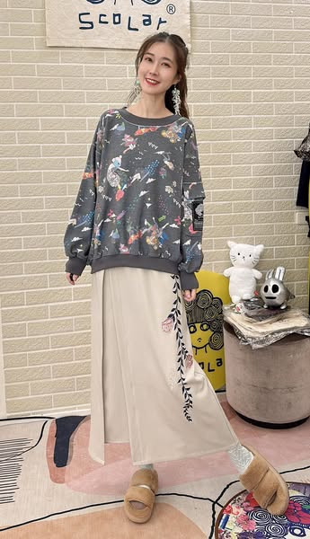 藤蔓花卉裙 