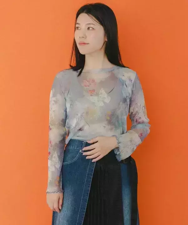 潑墨薄款內搭上衣 