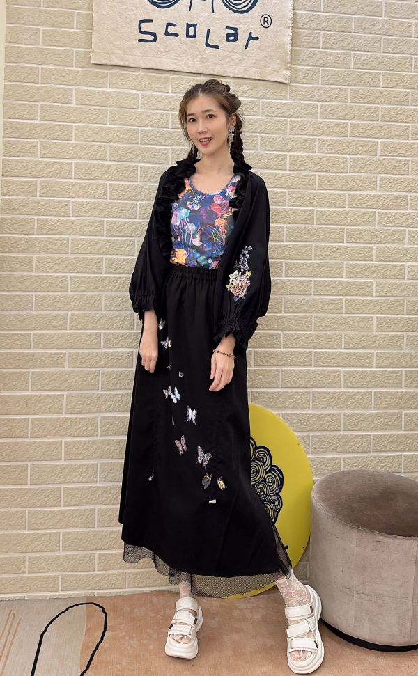 240波波滾邊外套 