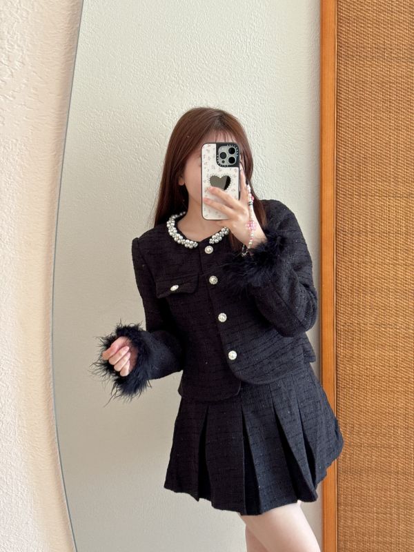 現貨- 珍珠小香風羽毛套裝裙 