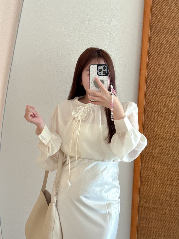 現貨- 熱銷補貨！氣質復古領珍珠上衣 