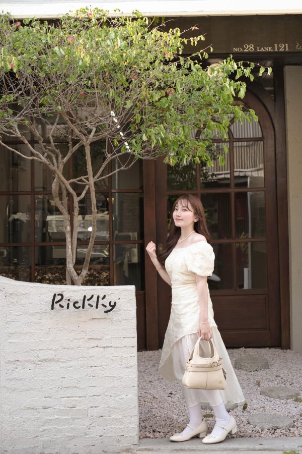 現貨- 闆娘自留！刺繡花拼接長洋 