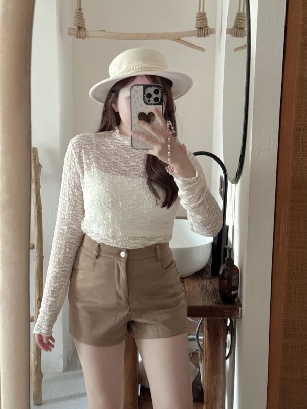 現貨- 秋冬內搭首選！蕾絲彈性內搭上衣 