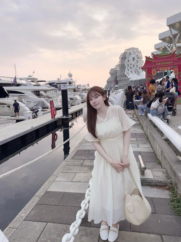 現貨- 氣質擔當！荷葉袖縮腰長洋 