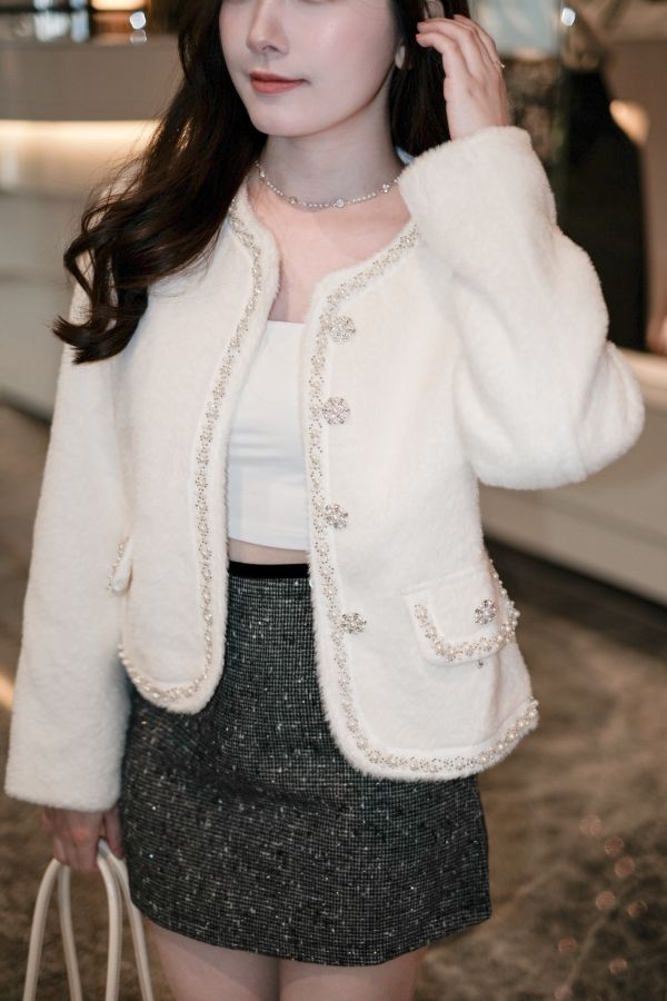 現貨- 闆娘自留款！氣質珍珠鑽絨毛小香外套 